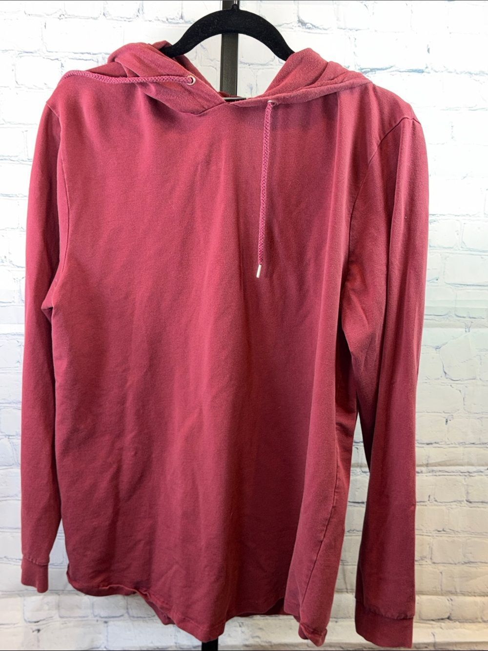 ASOS Men's Hooded Lightweight Pullover Sweater in Burgundy